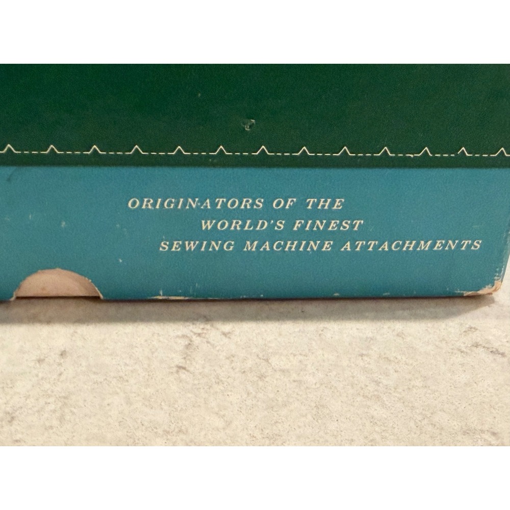 Vintage Greist Automatic Buttonholer, Style #1 1956, with Templates and box - Picture 2 of 13